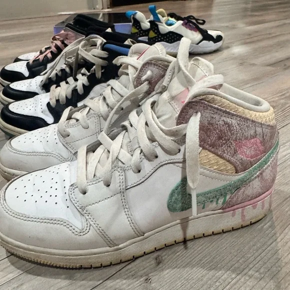 Jordan Women's Sneakers - Black, White, Pink - Picture 2 of 7